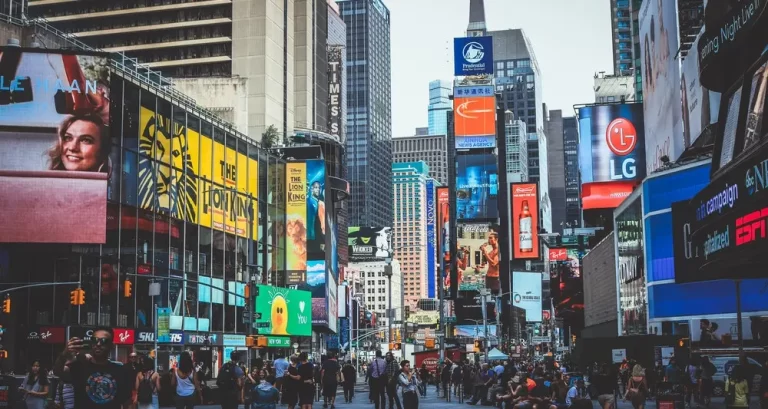 When to Visit Times Square Day or Night | New Year’s Eve Ball Drop