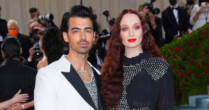 After four years of marriage, Sophie Turner and Joe Jonas are divorcing! The breakup of the partnership caused a commotion